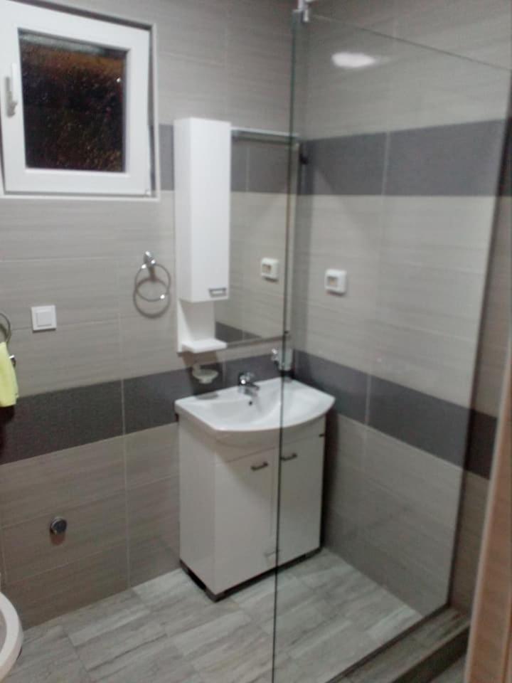 Apartmani M&V Сутоморе Екстериор снимка