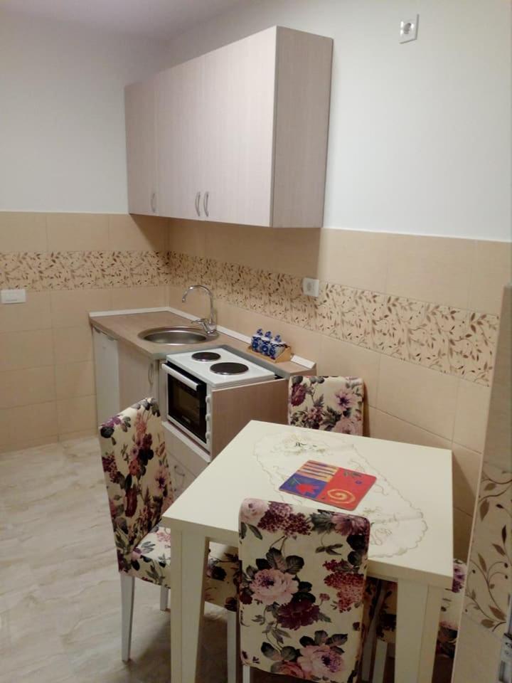 Apartmani M&V Сутоморе Екстериор снимка