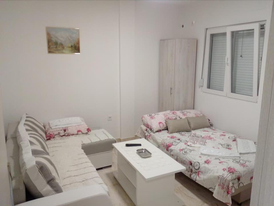 Apartmani M&V Сутоморе Екстериор снимка